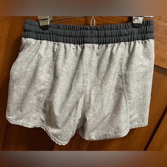 Vuori Running Shorts - Picture 2 of 4